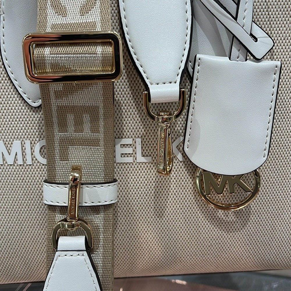 Michael Kors Mirella Small Shopper Top Zip Logo Crossbody XBODY
Optic White
NW - Picture 2 of 16